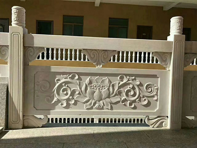 石護欄